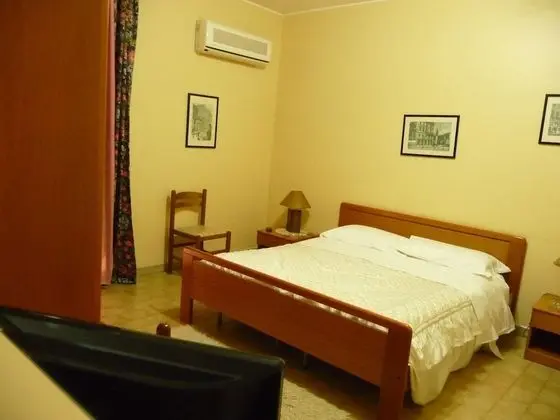 Tek Büyük Yataklı Oda