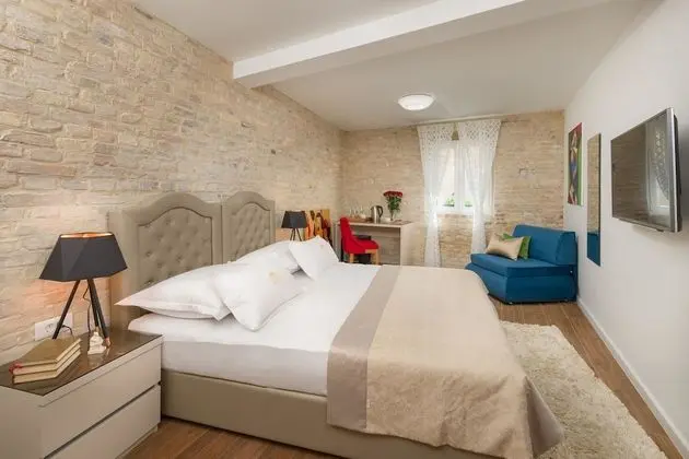 City Üç Kişilik Oda, 1 Büyük (Queen) Boy Yatak ve Çekyat