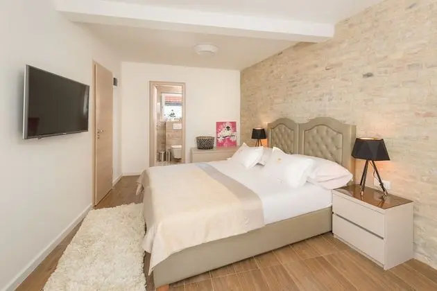 City Üç Kişilik Oda, 1 Büyük (Queen) Boy Yatak ve Çekyat