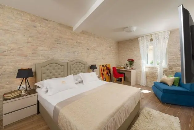 City Üç Kişilik Oda, 1 Büyük (Queen) Boy Yatak ve Çekyat