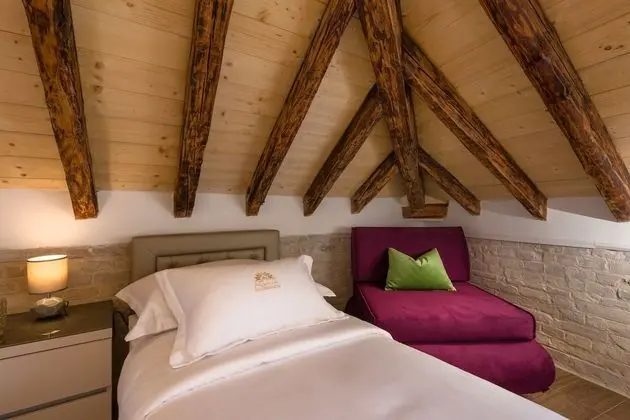 City Üç Kişilik Oda, 1 Büyük (Queen) Boy Yatak ve Çekyat