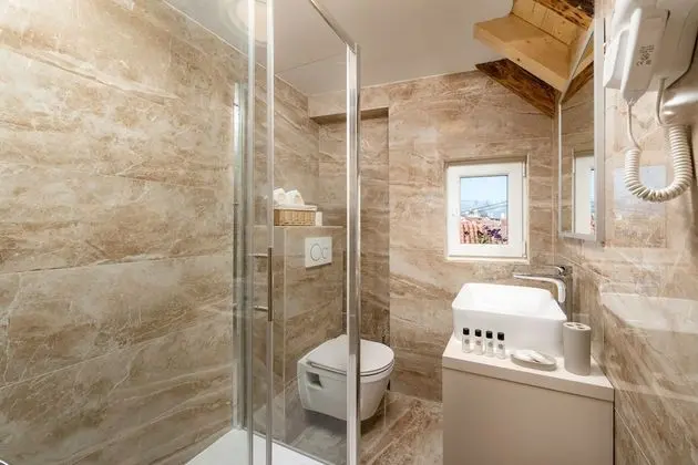 City Üç Kişilik Oda, 1 Büyük (Queen) Boy Yatak ve Çekyat