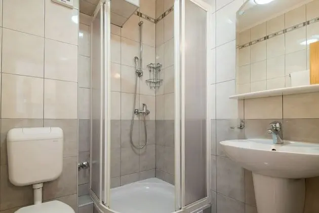 Tek Büyük veya İki Ayrı Yataklı Oda, Balkon, Deniz Manzaralı