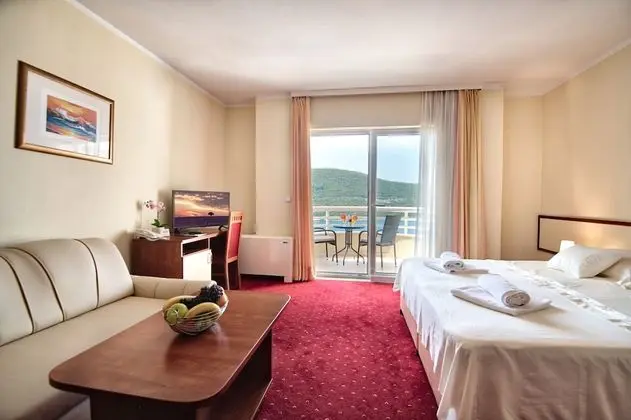 Üç Kişilik Oda, Balkon, Deniz Manzaralı