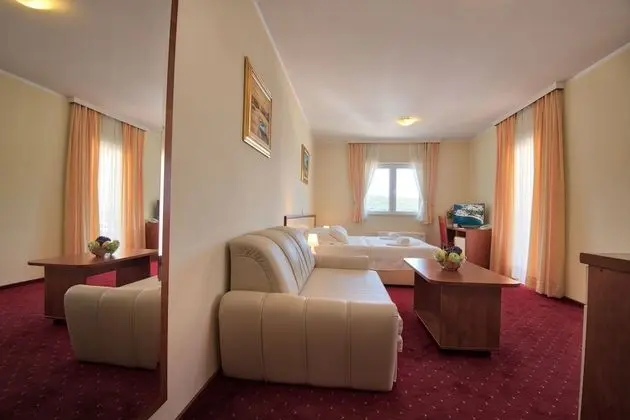 Üç Kişilik Oda, Balkon, Deniz Manzaralı