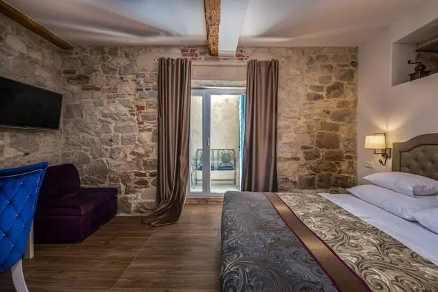 Superior Tek Büyük veya İki Ayrı Yataklı Oda