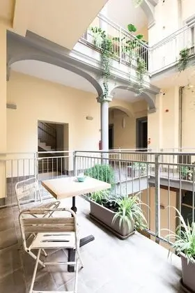 Junior Süit, Balkon