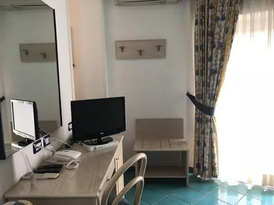 Standard Büyük Yataklı Tek Kişilik Oda