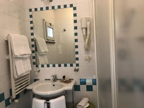 Standard Büyük Yataklı Tek Kişilik Oda