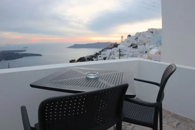 Junior Suite with Caldera view