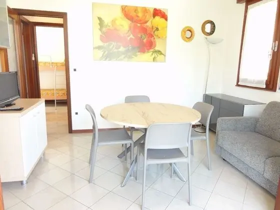 Apart Daire, 2 Yatak Odası (B11335)