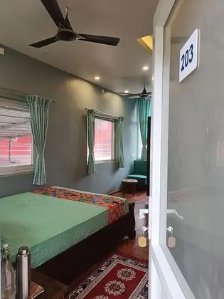 Deluxe Room Valley View Queen Bedroom