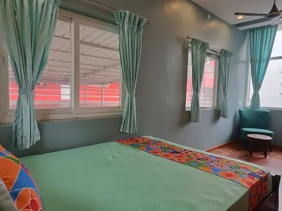 Deluxe Room Valley View Queen Bedroom