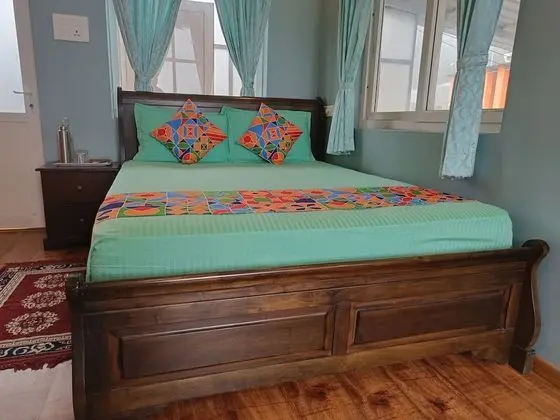 Deluxe Room Valley View Queen Bedroom