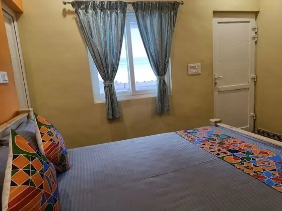 Deluxe Room Valley View Queen Bedroom