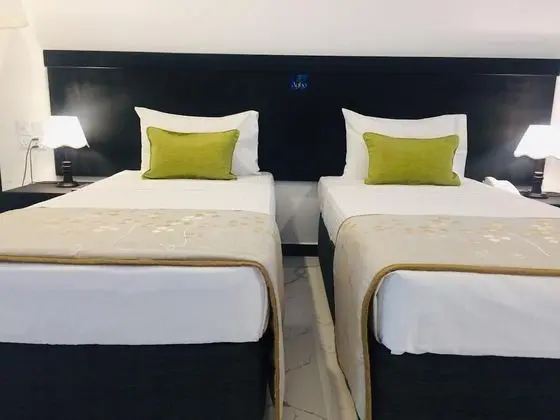 Deluxe Tek Büyük veya İki Ayrı Yataklı Oda