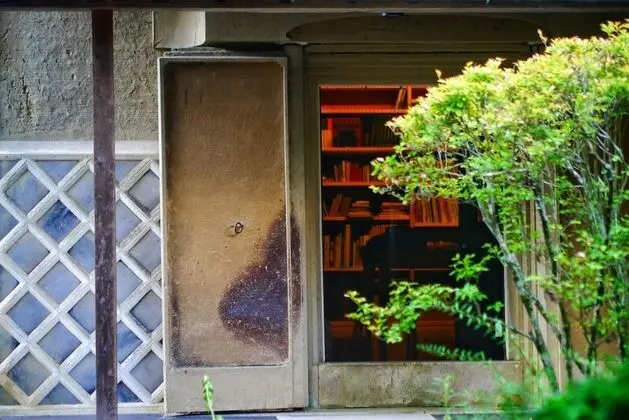Traditional Ev (TOSHOGURA)