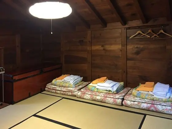Traditional Ev (TOSHOGURA)