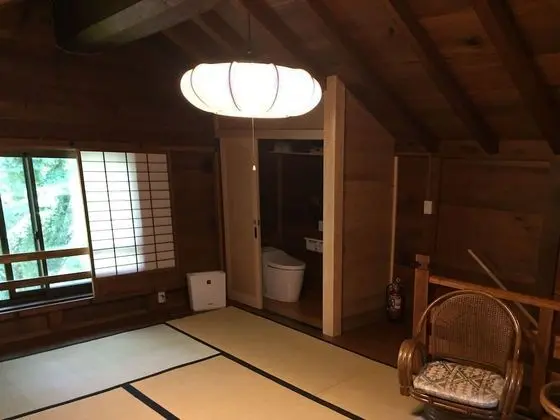 Traditional Ev (TOSHOGURA)
