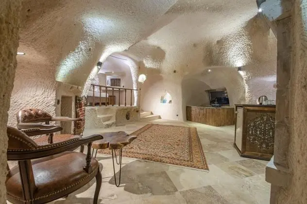 King Cave Suite, Şömineli