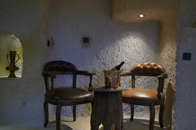 King Cave Suite, Şömineli