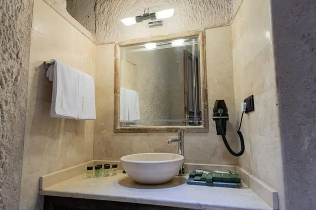 King Cave Suite, Şömineli