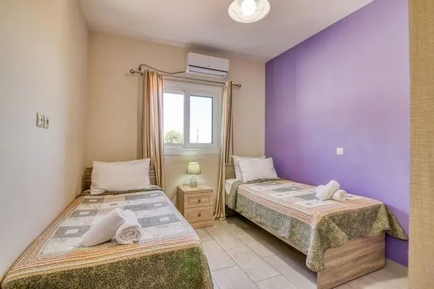 Family Apart Daire, Birden Çok Yatak, 2 Banyolu, Bahçeli (Aggelos Cozy Apartment few min from)