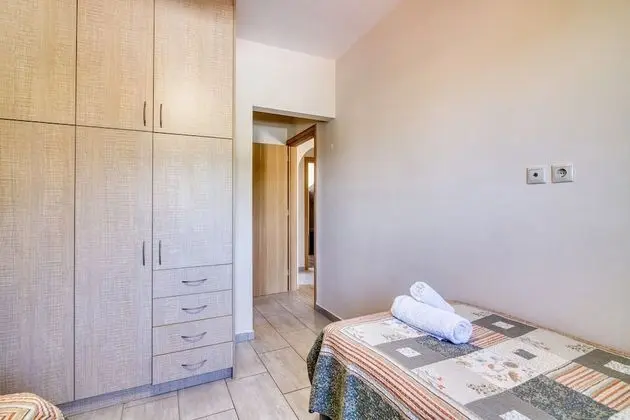 Family Apart Daire, Birden Çok Yatak, 2 Banyolu, Bahçeli (Aggelos Cozy Apartment few min from)