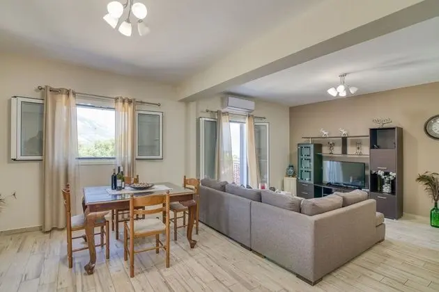 Family Apart Daire, Birden Çok Yatak, 2 Banyolu, Bahçeli (Aggelos Cozy Apartment few min from)