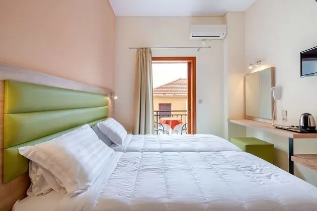 Tek Büyük veya İki Ayrı Yataklı Oda, Şehir Manzaralı