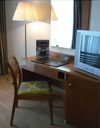 Büyük Yataklı Tek Kişilik Oda