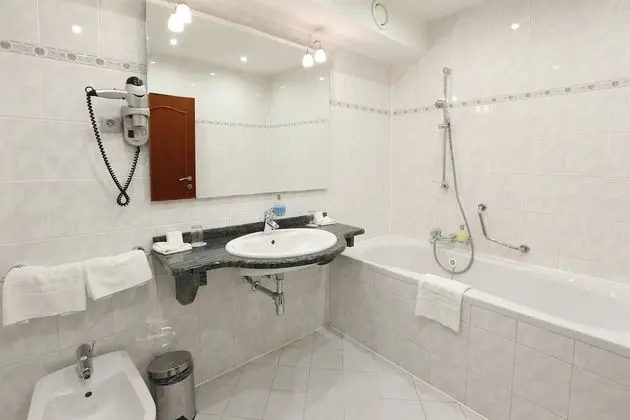 Comfort Tek Büyük Yataklı Oda