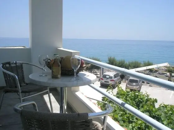 Stüdyo, Deniz Manzaralı (For 3)