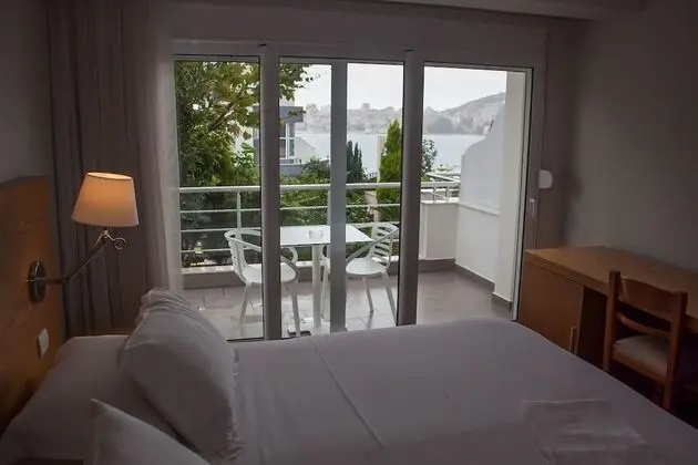 Tek Büyük Yataklı Oda, Balkon, Deniz Manzaralı