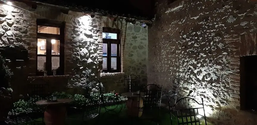 Tek Büyük Yataklı Oda (Fireplace)