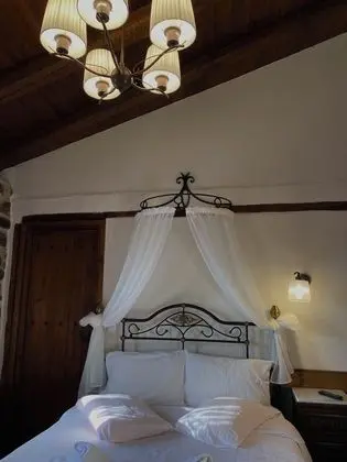 Tek Büyük Yataklı Oda (Fireplace)
