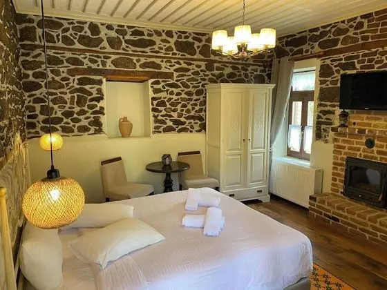 Tek Büyük Yataklı Oda (Fireplace)