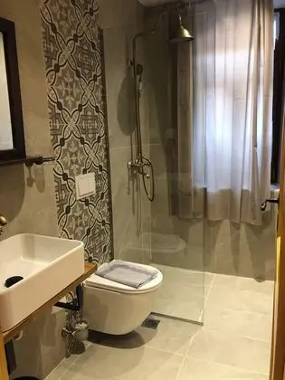 Tek Büyük Yataklı Oda (Fireplace)