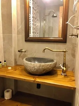 Üç Kişilik Oda