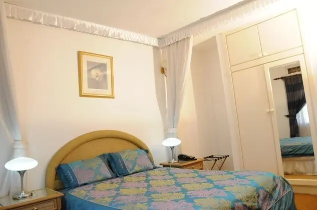 Tek Büyük Yataklı Oda