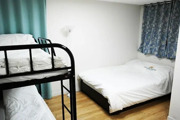 Ortak Ranzalı Oda, Sadece kadınlar için (Non-Korean Nationals Only)