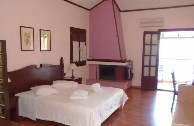 Üç Kişilik Oda, Bahçe Manzaralı