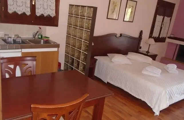 Üç Kişilik Oda, Bahçe Manzaralı