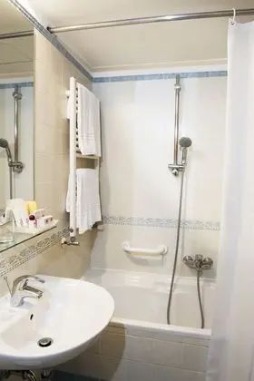 Standard Dört Kişilik Oda