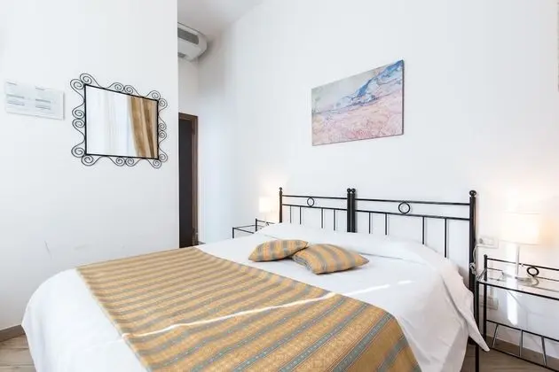 Büyük Yataklı Tek Kişilik Oda