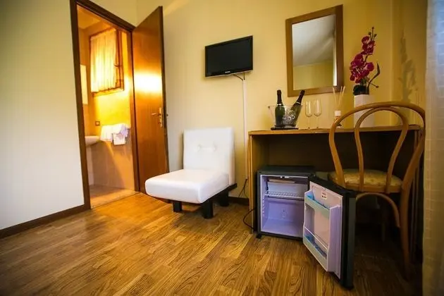 Standard Tek Büyük veya İki Ayrı Yataklı Oda