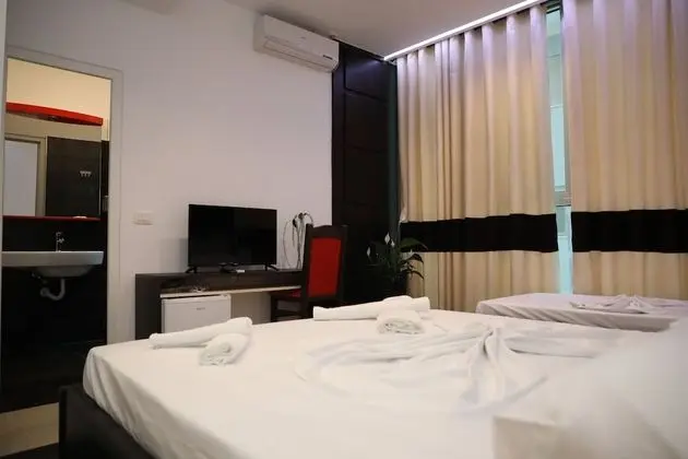 Üç Kişilik Oda