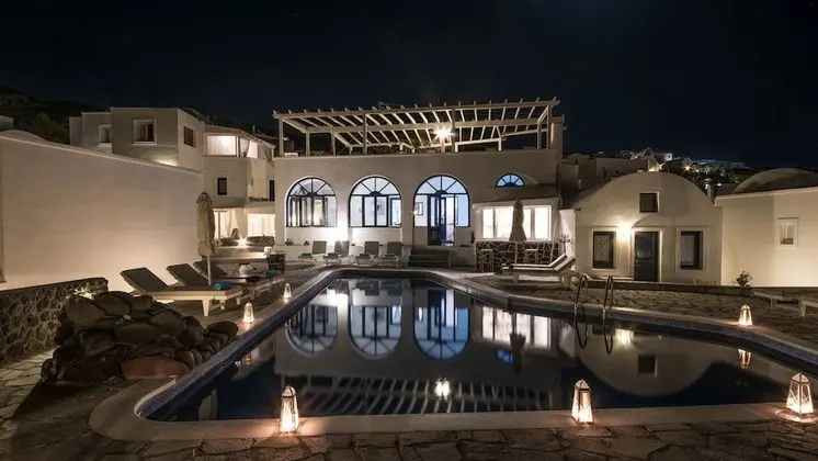Superior Oda, Havuz Manzaralı (with Loft)