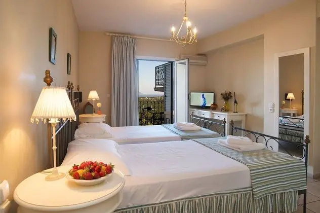 Standard Tek Büyük veya İki Ayrı Yataklı Oda, Kısmi Deniz Manzaralı