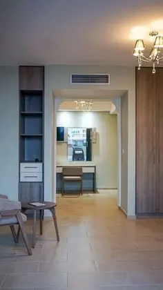 Deluxe Tek Büyük Yataklı Oda, Havuz Manzaralı